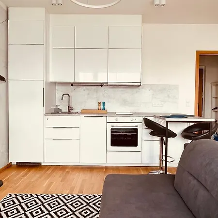Apartment White Pearl With Parking In Holesovice Prague